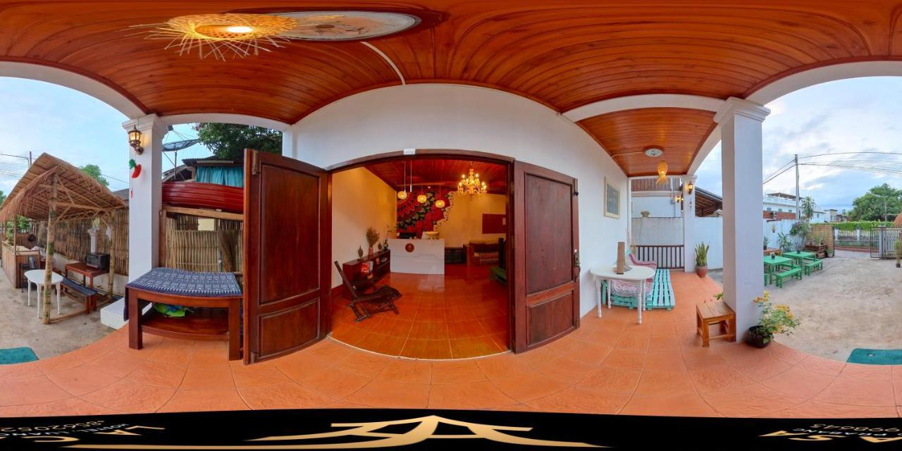 La Casa Hostel Luang Prabang Exteriör bild